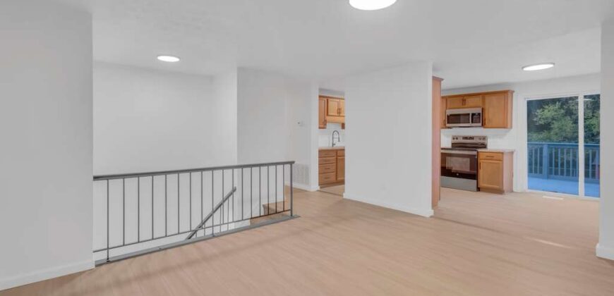 Flip – 8605 Timber Hollow Ct 40219